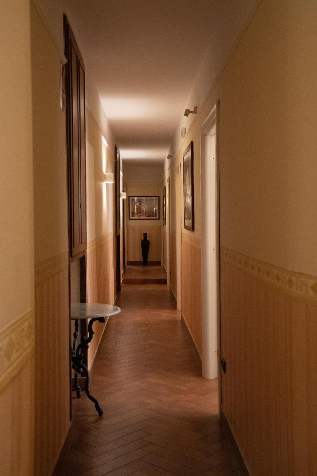 B&B Conte Cavour Νάπολη Εξωτερικό φωτογραφία
