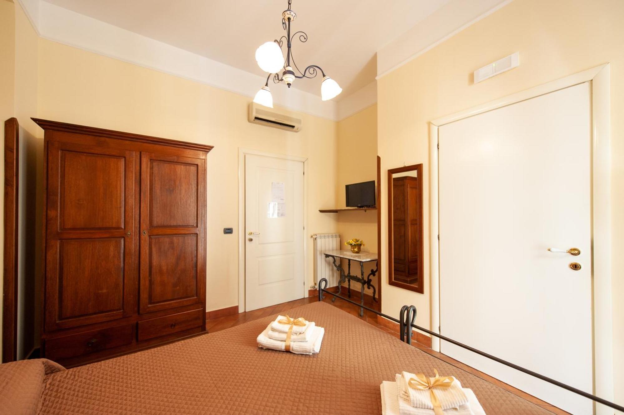 B&B Conte Cavour Νάπολη Εξωτερικό φωτογραφία