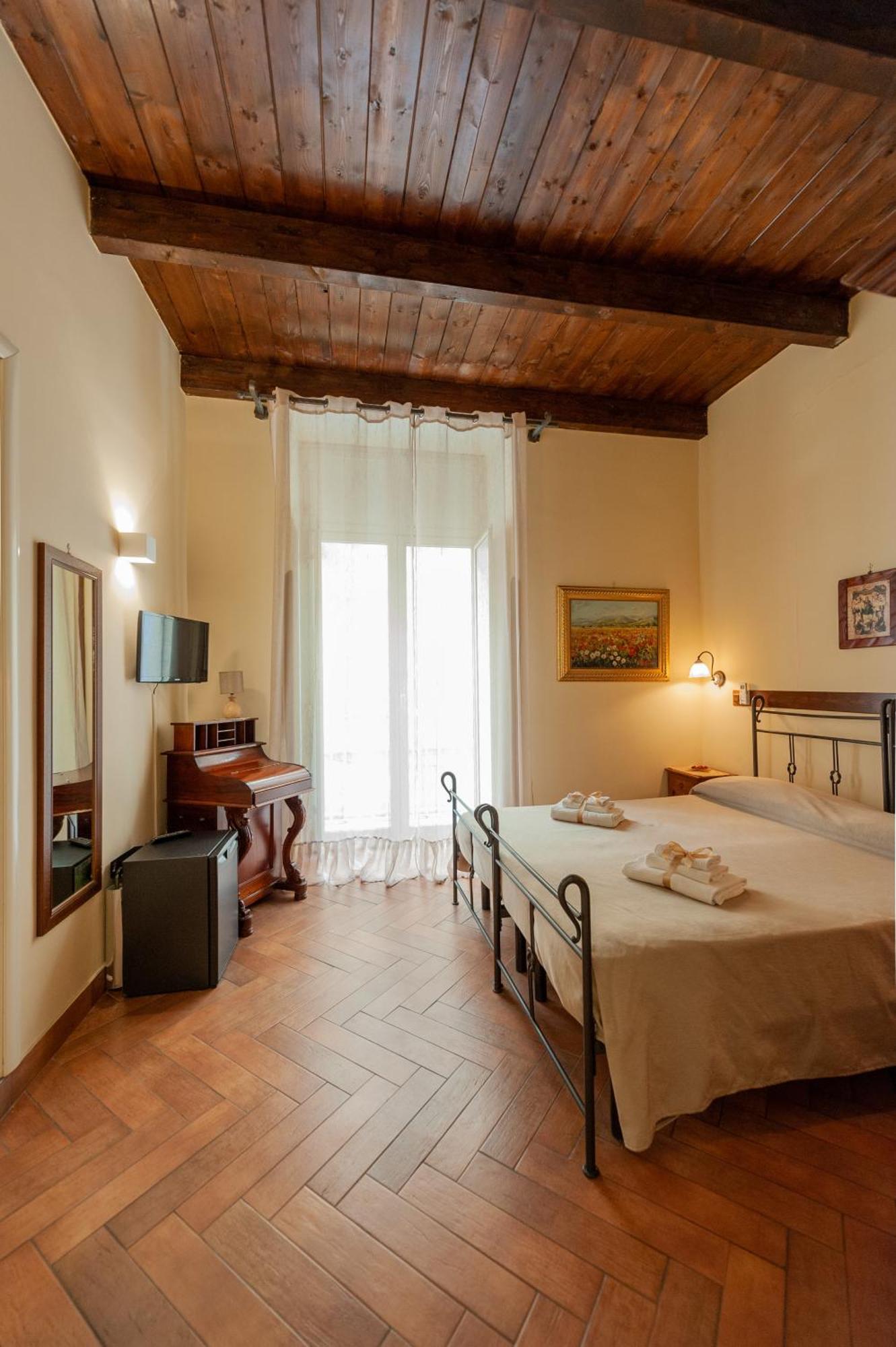 B&B Conte Cavour Νάπολη Εξωτερικό φωτογραφία