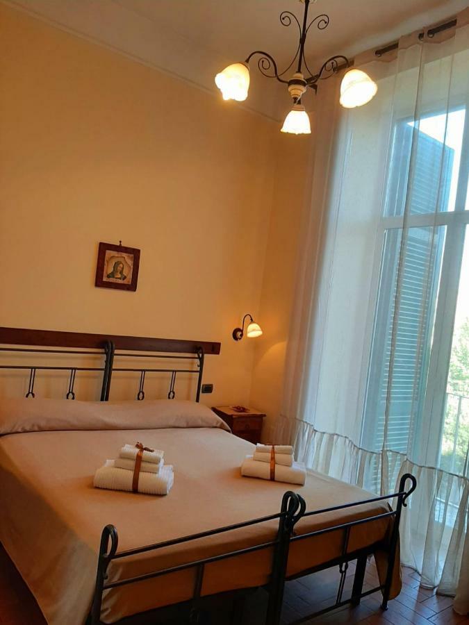 B&B Conte Cavour Νάπολη Εξωτερικό φωτογραφία
